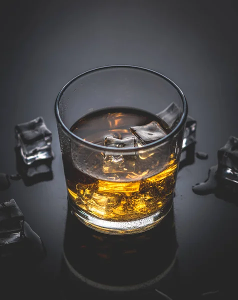 Whisky, whisky o bourbon con ghiaccio — Foto Stock