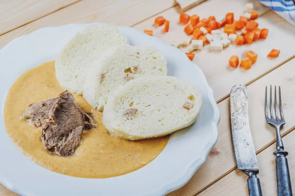 チェコの牛フィレ肉のクリーム ソース — ストック写真