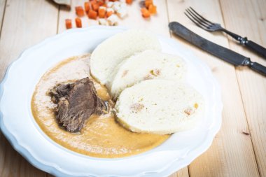 Çek Dana bonfile ve krema sosu