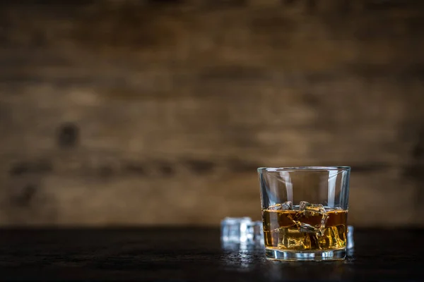 https://st4.depositphotos.com/3197555/40000/i/450/depositphotos_400007664-stock-photo-whisky-whiskey-bourbon-cognac-ice.jpg