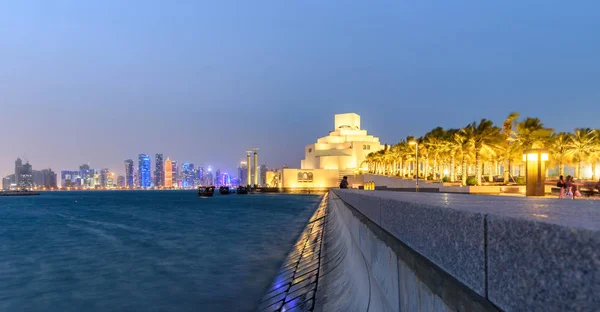 Museum Utanför Konstgjord Utstickande Halvön Nära Traditionella Dhow Hamnen Doha — Stockfoto