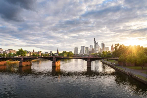 Frankfurt Central Tysk Stad Vid Floden Main Ett Stort Finansiellt — Stockfoto