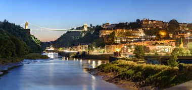 Clifton Köprüsü nehir Avon Bristol, İngiltere'de karşısında yatay kaydırma.