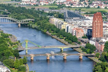 Main Nehri üzerinde ünlü köprü havadan görünümü