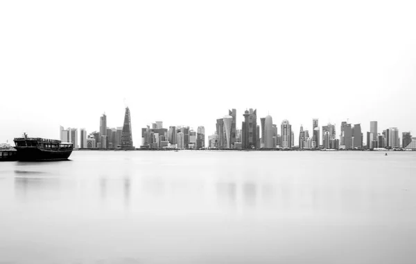 Silhouette Modern Architectural Buildings Doha Skyline — Stock Photo, Image