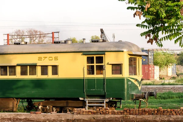 Green Yellow Boggy Paksitan Railway Trains — Stock Photo, Image