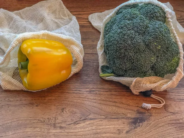 Verduras Frescas Algodón Bolsas Plástico Concepto Ecológico Vista Superior Copiar — Foto de Stock