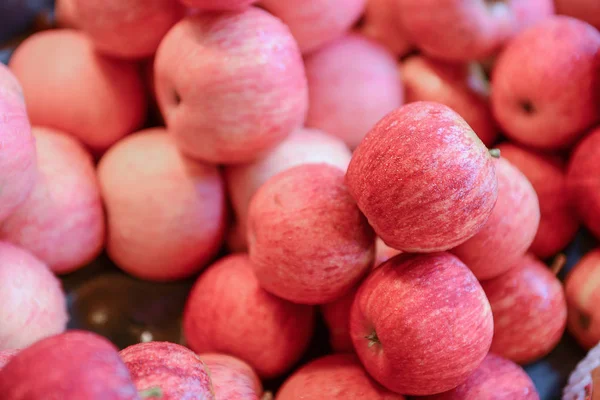 Pommes Fraîches Dans Marché — Photo