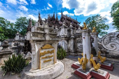 Shwenandaw Kyaung manastır veya Mandalay, Myanmar Golden Palace Manastırı