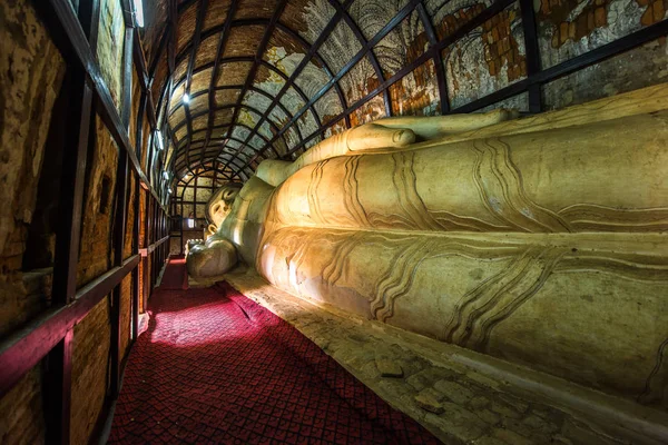 Grand Reclining Buddha Temple Bagan Myanmar — Stock Photo, Image