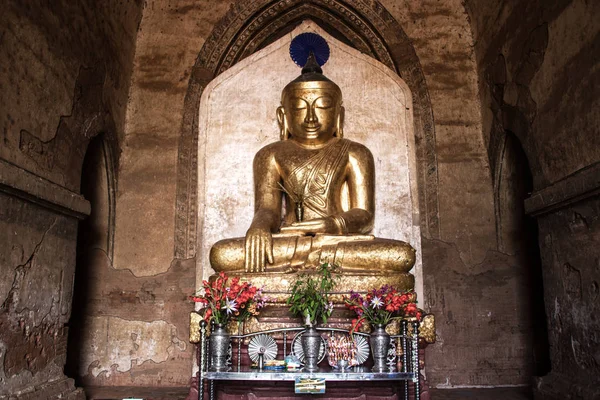 Образ Святого Будди Храмі — стокове фото