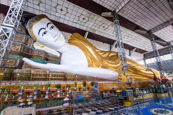 Shwethalyaung Reclinando Buda Bago Mianmar — Fotografia de Stock