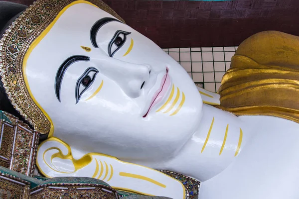 Close Face Shwethalyaung Reclining Buddha Bago Myanmar — Stock Photo, Image