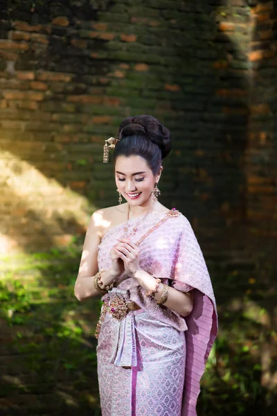 Menina Tailandesa Bonita Traje Tradicional Tailandês — Fotografia de Stock