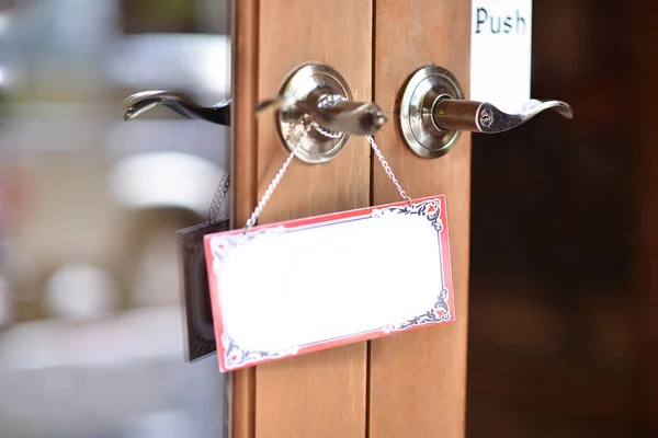 Empty White Board Hanging Door — Stock Photo, Image