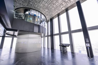 Bangkok, Tayland - 07 Aralık 2018: Kral güç bina Mahanakhon Bangkok, Tayland Orta karma kullanımlı bir gökdelen ve çatı üst cityscape olduğunu.