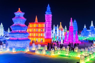 Harbin, Çin - 2 Ocak 2019: Harbin Uluslararası Buz ve kar Heykel Festivali Harbin yer alır bir yıllık kış festivali olan. Dünyanın en büyük buz ve kar Festivali olduğunu.