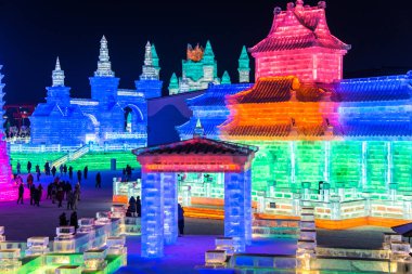 Harbin, Çin - 2 Ocak 2019: Harbin Uluslararası Buz ve kar Heykel Festivali Harbin yer alır bir yıllık kış festivali olan. Dünyanın en büyük buz ve kar Festivali olduğunu.