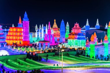 Harbin, Çin - 2 Ocak 2019: Harbin Uluslararası Buz ve kar Heykel Festivali Harbin yer alır bir yıllık kış festivali olan. Dünyanın en büyük buz ve kar Festivali olduğunu.