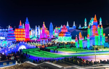 Harbin, Çin - 2 Ocak 2019: Harbin Uluslararası Buz ve kar Heykel Festivali Harbin yer alır bir yıllık kış festivali olan. Dünyanın en büyük buz ve kar Festivali olduğunu.