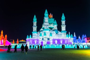 Harbin, Çin - 2 Ocak 2019: Harbin Uluslararası Buz ve kar Heykel Festivali Harbin yer alır bir yıllık kış festivali olan. Dünyanın en büyük buz ve kar Festivali olduğunu.