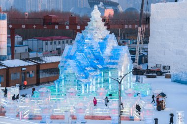 Harbin, Çin - 2 Ocak 2019: Harbin Uluslararası Buz ve kar Heykel Festivali Harbin yer alır bir yıllık kış festivali olan. Dünyanın en büyük buz ve kar Festivali olduğunu.