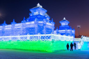 Harbin, Çin - 2 Ocak 2019: Harbin Uluslararası Buz ve kar Heykel Festivali Harbin yer alır bir yıllık kış festivali olan. Dünyanın en büyük buz ve kar Festivali olduğunu.