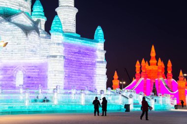 Harbin, Çin - 2 Ocak 2019: Harbin Uluslararası Buz ve kar Heykel Festivali Harbin yer alır bir yıllık kış festivali olan. Dünyanın en büyük buz ve kar Festivali olduğunu.