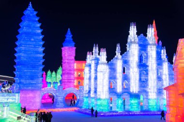 Harbin, Çin - 2 Ocak 2019: Harbin Uluslararası Buz ve kar Heykel Festivali Harbin yer alır bir yıllık kış festivali olan. Dünyanın en büyük buz ve kar Festivali olduğunu.