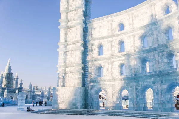 Harbin, Çin - 2 Ocak 2019: Harbin Uluslararası Buz ve kar Heykel Festivali Harbin yer alır bir yıllık kış festivali olan. Dünyanın en büyük buz ve kar Festivali olduğunu.