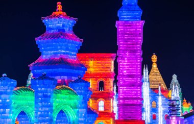 Harbin Uluslararası Buz ve kar Heykel Festivali Harbin, Çin için bir yıllık kış festivali var. Dünyanın en büyük buz ve kar Festivali olduğunu.