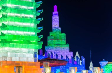 Harbin Uluslararası Buz ve kar Heykel Festivali Harbin, Çin için bir yıllık kış festivali var. Dünyanın en büyük buz ve kar Festivali olduğunu.