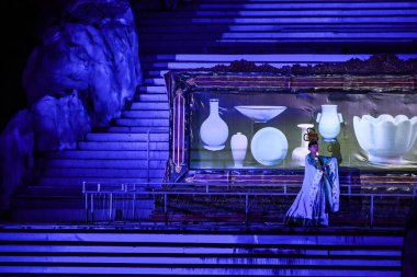 Taian, Çin - 29 Haziran 2019: Taian, Shan Dong, Çin 'de Feng Shan Da Dian adlı büyük gösteri. Çin 'deki en iyi performanslardan biri..