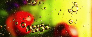 Kabarcıkların soyutlanması, renkli arkaplan ve çok renkli nesneler.