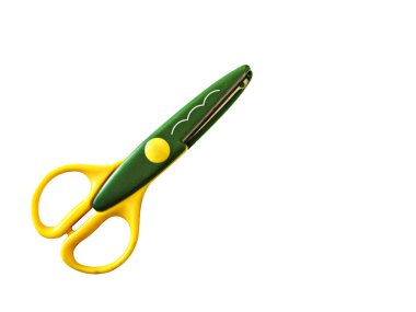 Beyaz bir arka plan üzerinde renkli kıvırcık makas