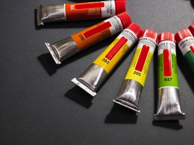 suluboya Gökkuşağı rengi çok çok renkli tüpler