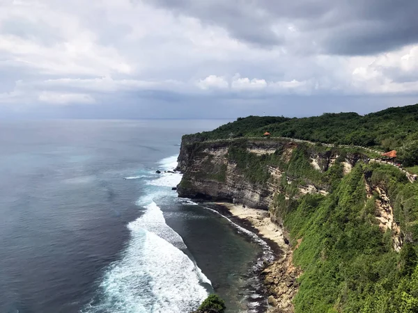 Mooiste Kaap Uluwatu Bali Met Uitzicht Oceaan — Stockfoto