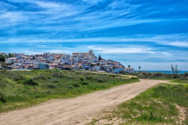 Ferragudo, Lagoa, Algarve görünüm hangi geçit ön planda