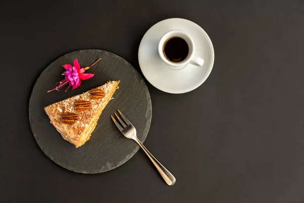 Типичный Португальский Торт Печенья Боло Боласа Сливками Орехами Черным Белым Стоковая Картинка