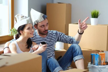 İki katta oturan ev taşıma. Çift