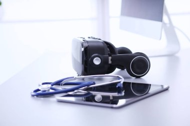 Bilgisayarlı sanal gerçeklik gözlükleri. İş. 3D teknoloji