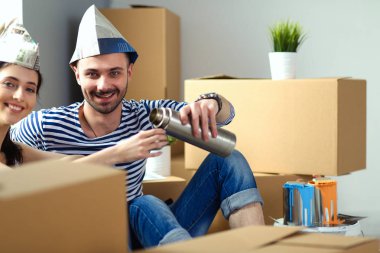 İki katta oturan ev taşıma. Çift