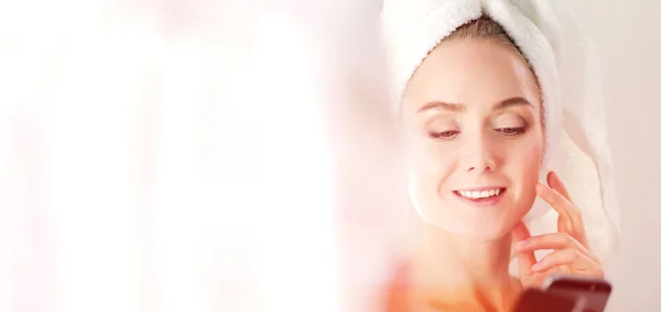 Face of young beautiful healthy woman and reflection in the mirror — Stock Photo, Image