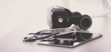 Bilgisayarlı sanal gerçeklik gözlükleri. İş. 3D teknoloji