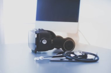 Bilgisayarlı sanal gerçeklik gözlükleri. İş. 3D teknoloji