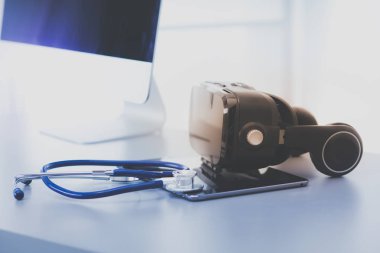 Bilgisayarlı sanal gerçeklik gözlükleri. İş. 3D teknoloji