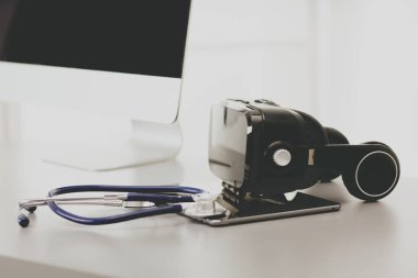 Bilgisayarlı sanal gerçeklik gözlükleri. İş. 3D teknoloji