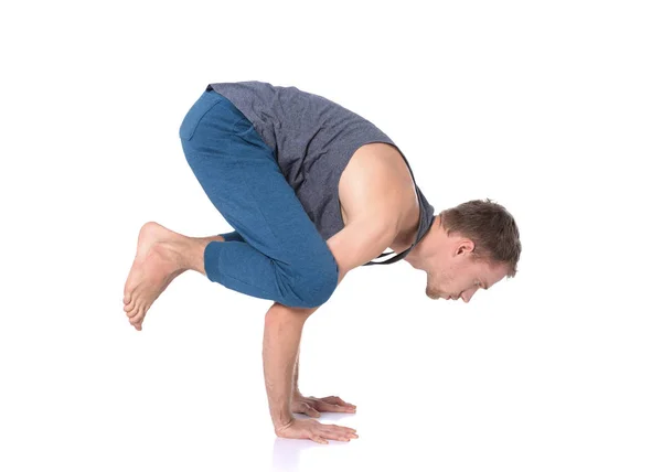 Jeune homme pratiquant le yoga. Du yoga. Instructeur de Yoga — Photo