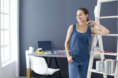 iç tasarım, yenileme ve teknoloji konsepti.