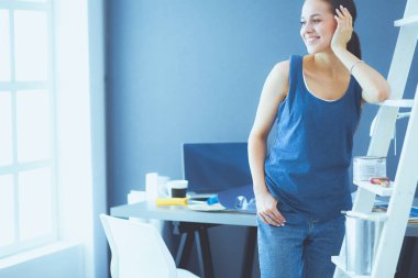 iç tasarım, yenileme ve teknoloji konsepti.